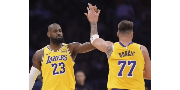 Dončić soutient fermement le maintien de James ! Dončić soutient fermement le maintien de James !
