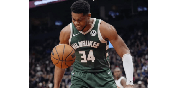 Giannis Antetokounmpo franchit la barre des 21 000 points Giannis Antetokounmpo franchit la barre des 21 000 points