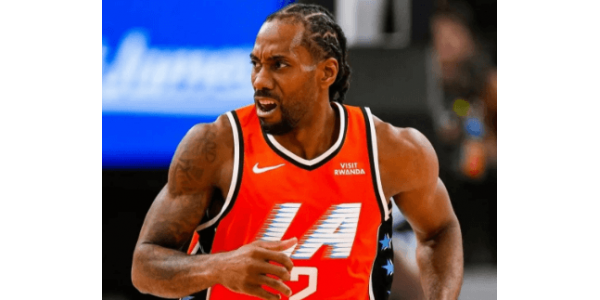 Kawhi Leonard signe un retour triomphal avec la meilleure performance de sa carrière Kawhi Leonard signe un retour triomphal avec la meilleure performance de sa carrière