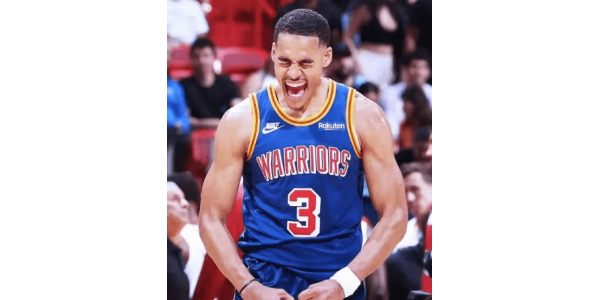 Poole retrouve le maillot n° 3, promettant une nouvelle saison prometteuse pour les Pelicans Poole retrouve le maillot n° 3, promettant une nouvelle saison prometteuse pour les Pelicans