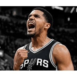 L'arrivée de Tobias Harris a permis aux Spurs de renforcer leur attaque de manière ciblée L'arrivée de Tobias Harris a permis aux Spurs de renforcer leur attaque de manière ciblée