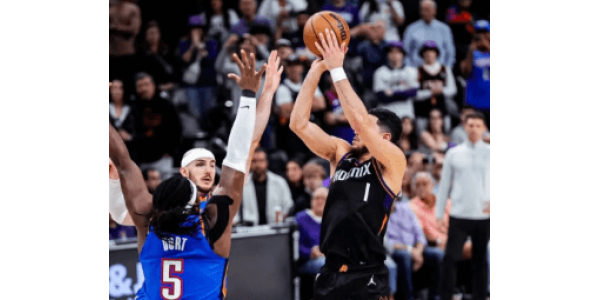 Le panier victorieux de Booker à 0,7 seconde de la fin : une lueur d'espoir pour les Suns Le panier victorieux de Booker à 0,7 seconde de la fin : une lueur d'espoir pour les Suns