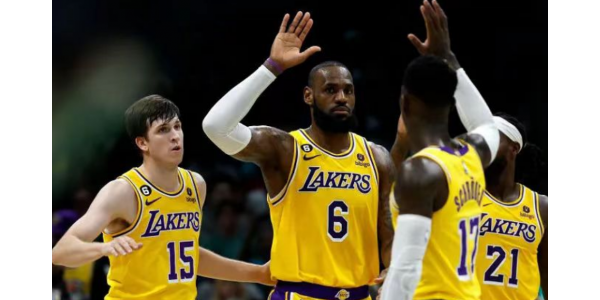 Ajustements de la liste des Lakers hors saison Ajustements de la liste des Lakers hors saison