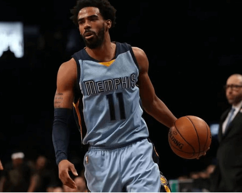 Les Timberwolves recrutent à nouveau Mike Conley, 37 ans, plus tôt que prévu