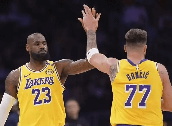 Dončić soutient fermement le maintien de James !