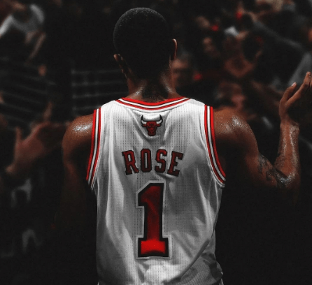 Hommage à une légende : le maillot n° 1 de Derrick Rose sera bientôt accroché au United Center