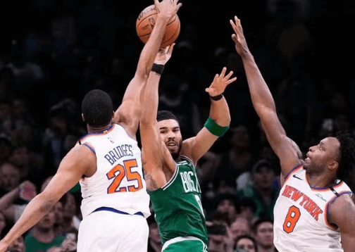 Les Knicks ont renversé les Celtics lors de deux matchs consécutifs et sont entrés dans l'histoire