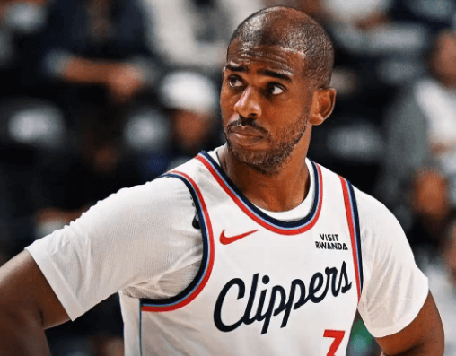 Paul, 40 ans, éblouit les Clippers pour ses débuts