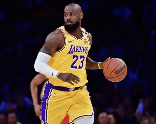 Pas de prolongation de contrat chez les Lakers : le compte à rebours du départ de LeBron est-il lancé