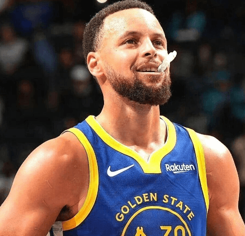 Stephen Curry réaffirme son attachement aux Warriors