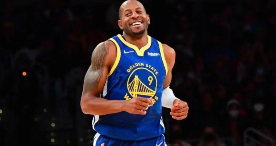 Andre Iguodala absent pour la saison avec un poignet cassé